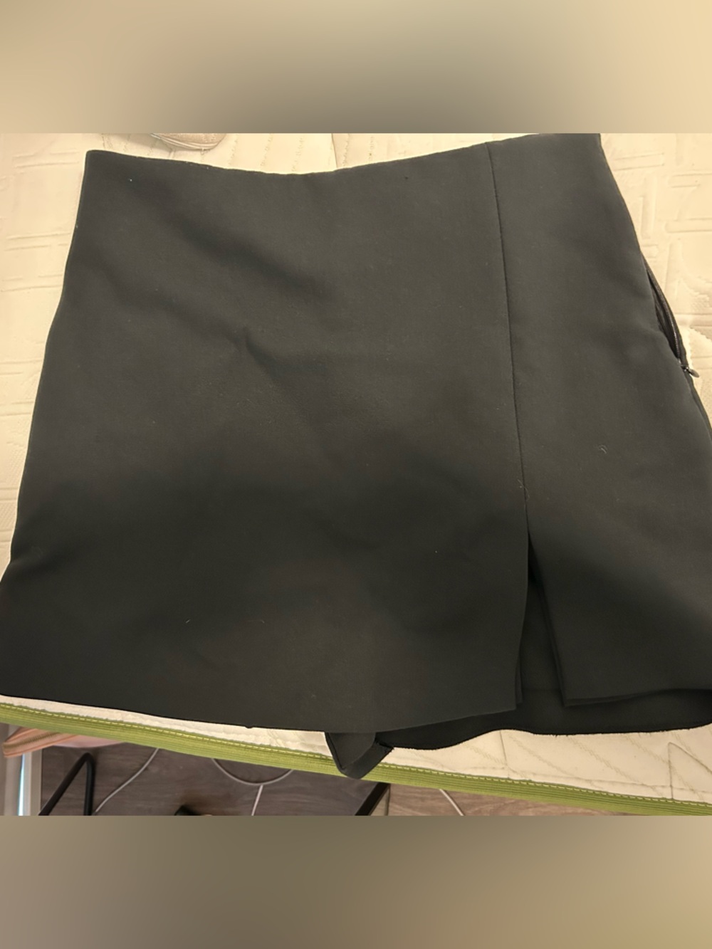 Zara black slit hem mini skort size medium